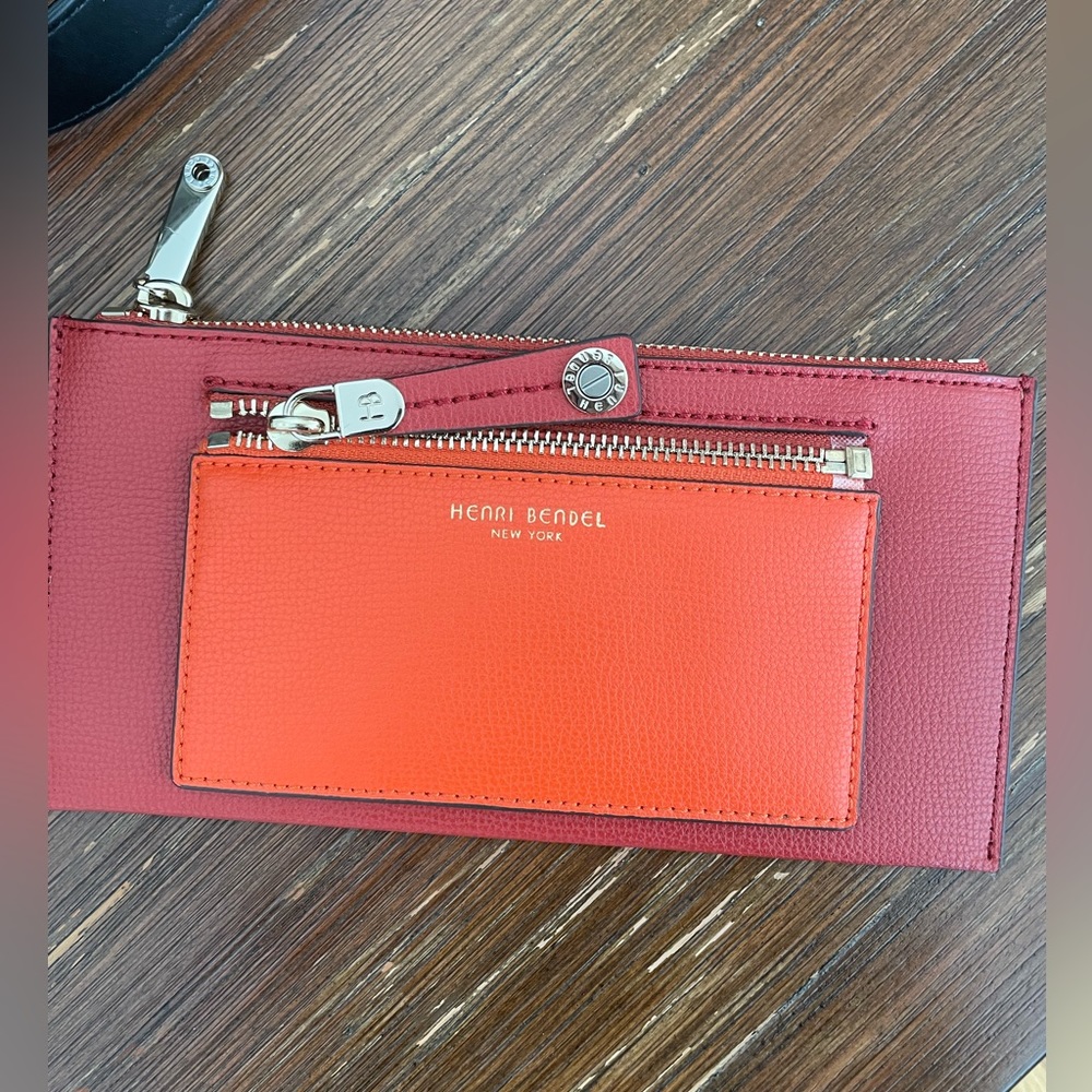 NWOT Henri Bendel Wallet
